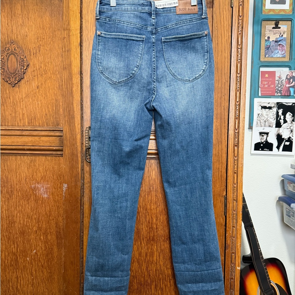 Judy Blue Denim Straight Capri Jean in Deep Blue - Picture 4 of 16